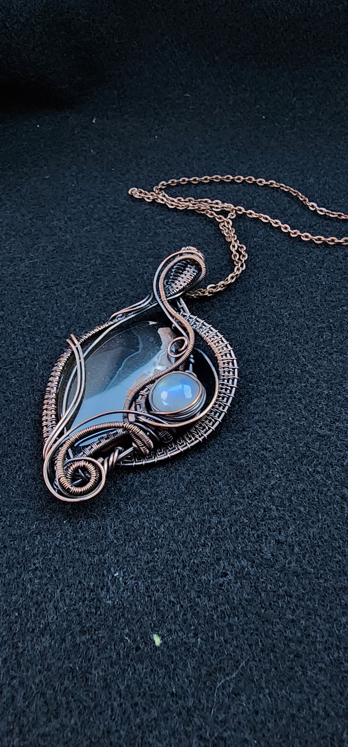 Oregon Black Tube Agate with Moonstone