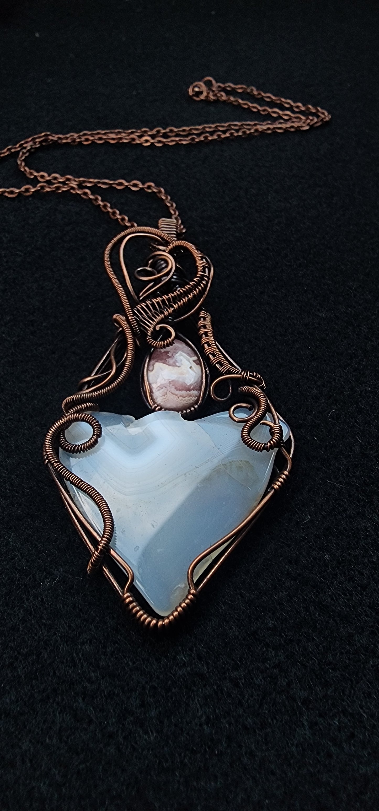Oregon White Agate with Rhodochrisite