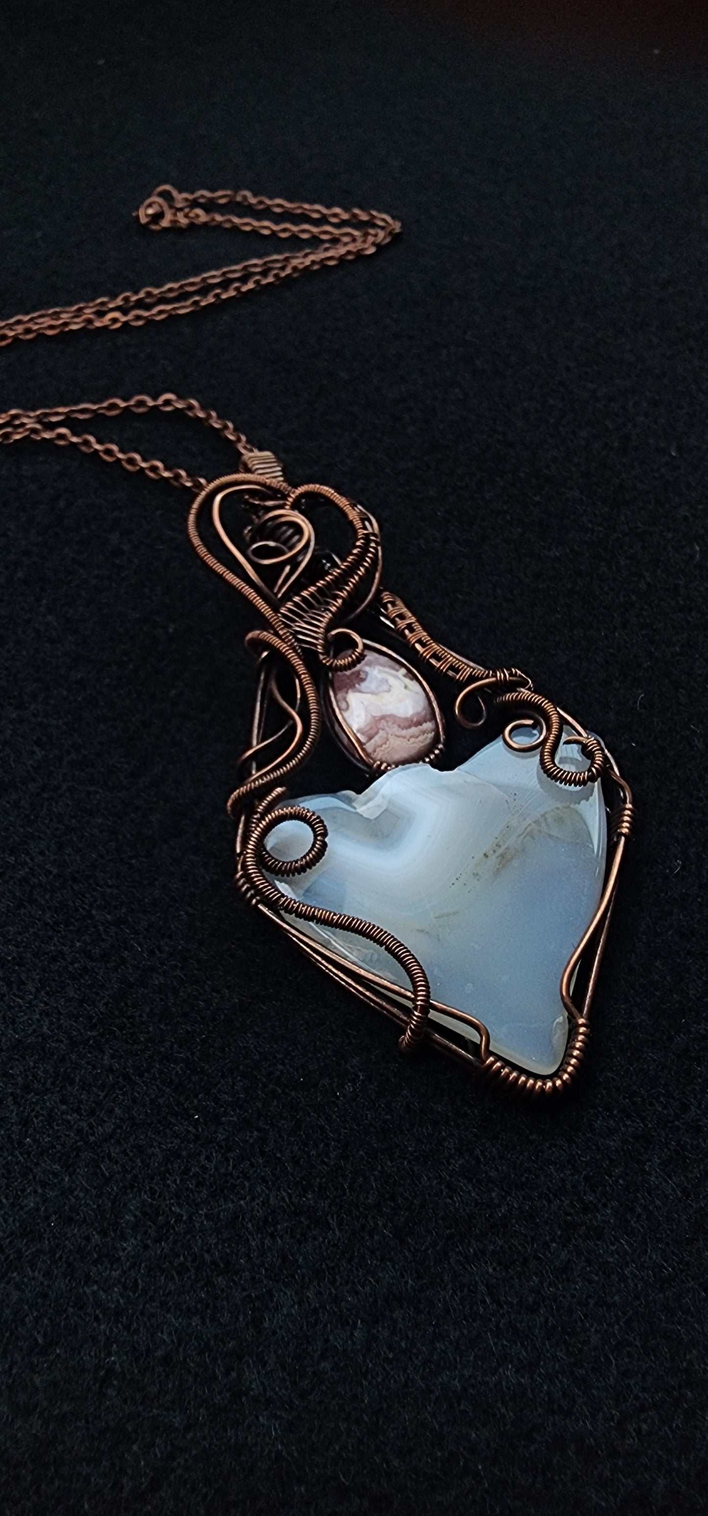 Oregon White Agate with Rhodochrisite