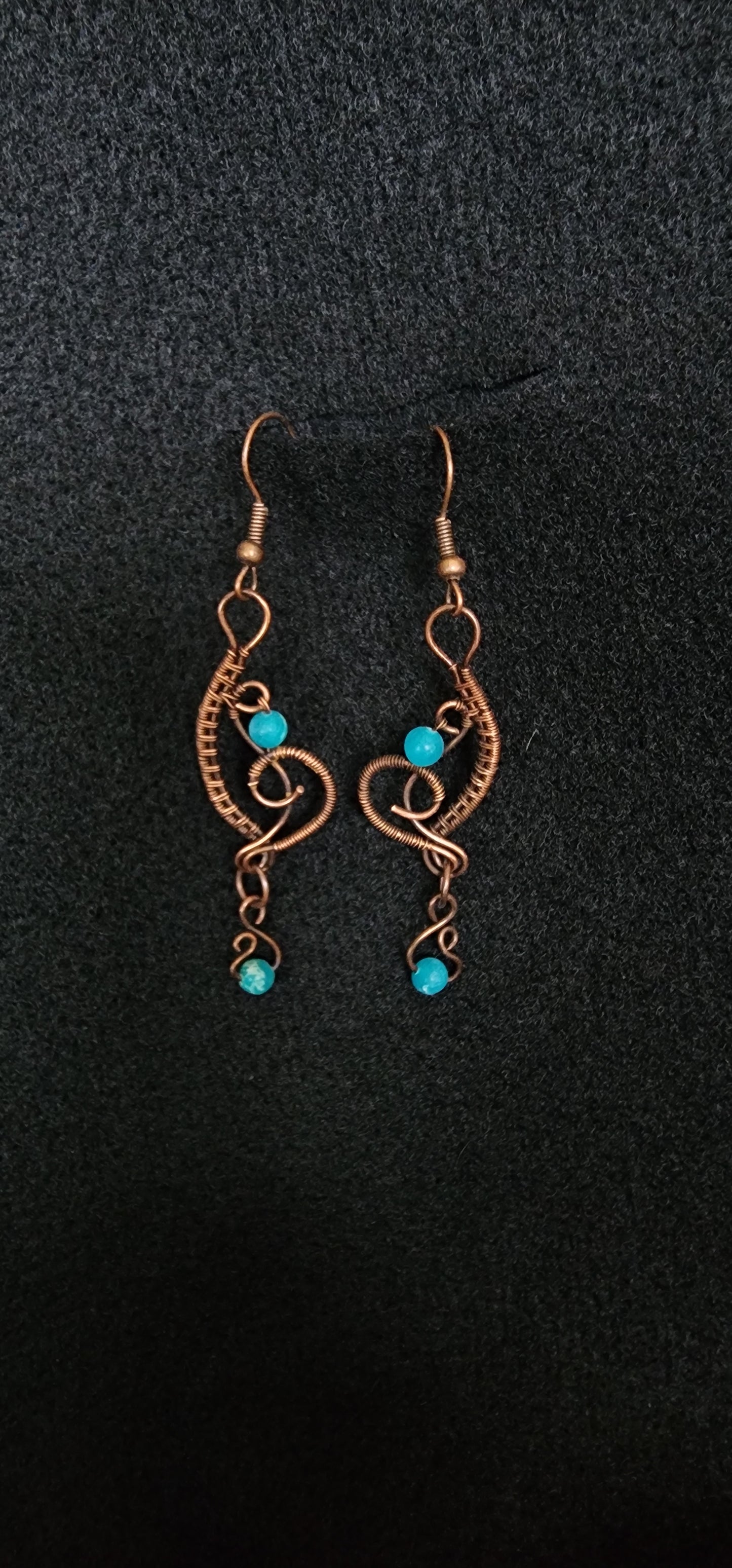 Dyed agate