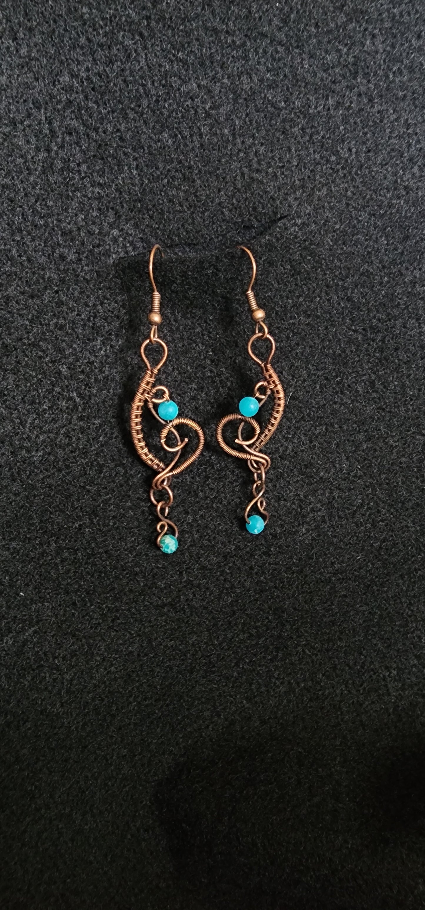 Dyed agate